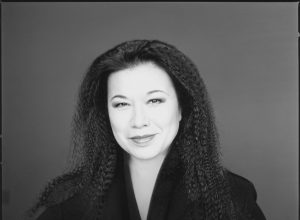 Eiko Ishioka Kimdir?