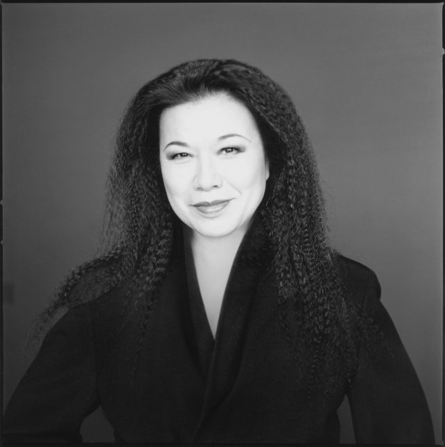 Eiko Ishioka Kimdir?