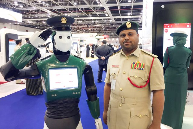 Dubai Polisi Robotlaşıyor