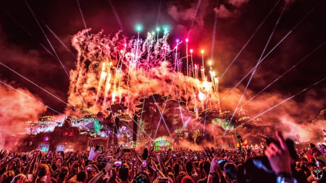 Dünya Çapında Efsaneleşen Festivaller Dünya Çapında Efsaneleşen Festivaller