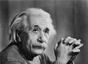 Albert Einstein Kimdir?