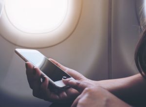 Uçakta Neden Telefonlarımızı Kapatıyoruz?