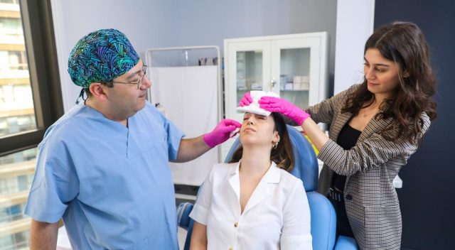 Güzel Ve Genç Bir Görünüm Her Kadının Hakkı Güzel Ve Genç Bir Görünüm Her Kadının Hakkı